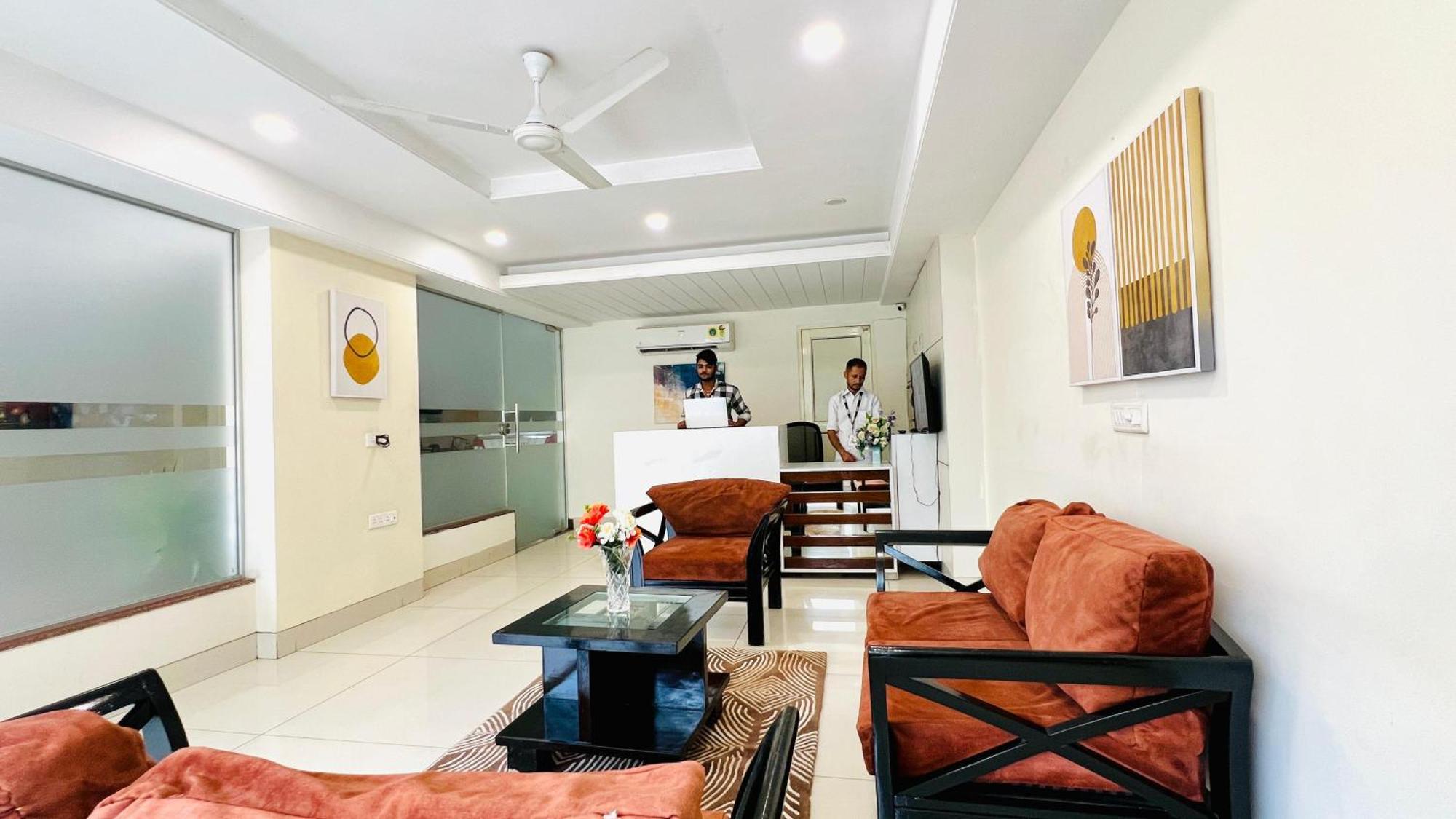 Olive Service Apartments - Golf Course Road 구르가온 외부 사진